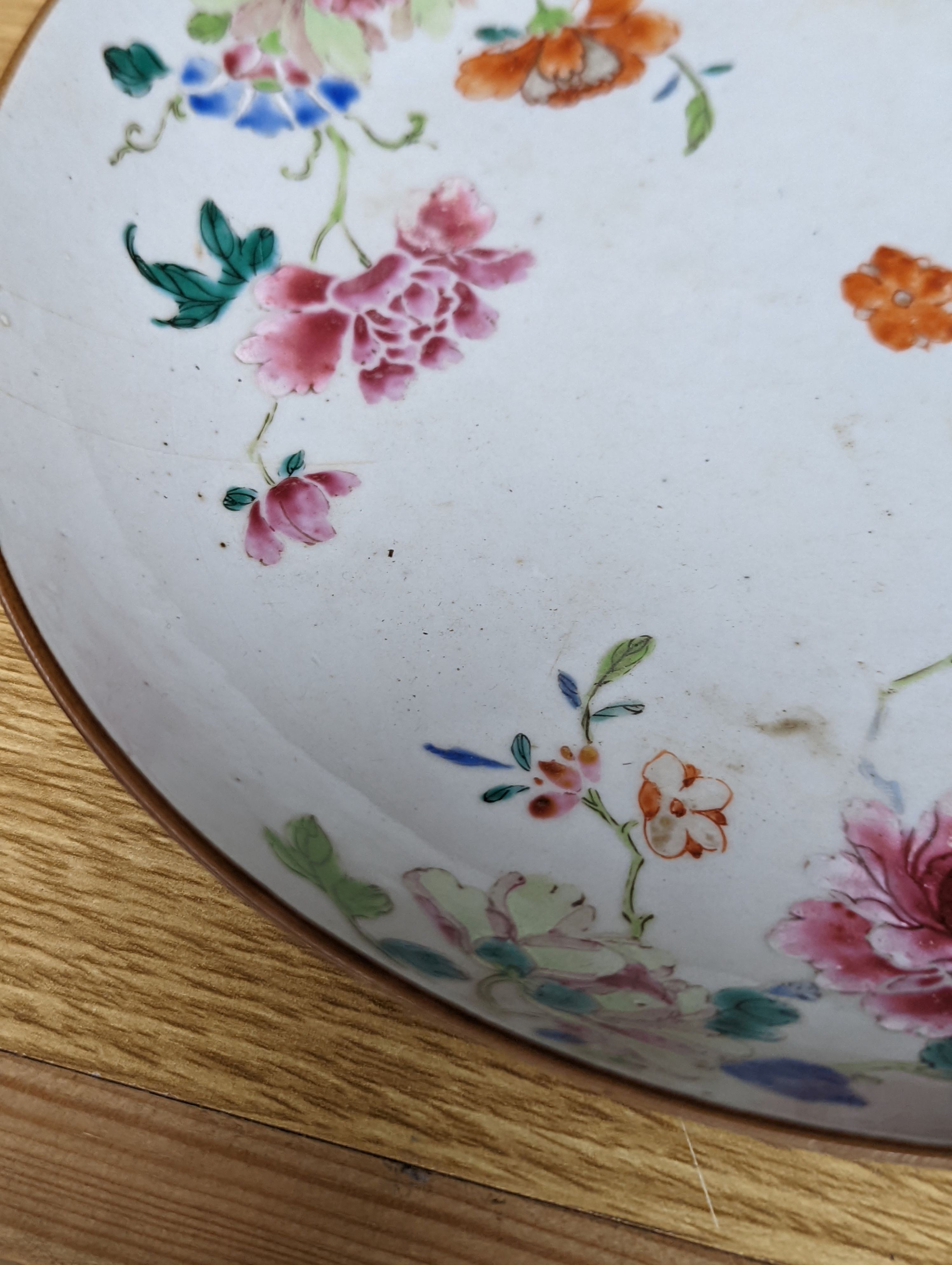 An 18th century Chinese famille rose dish, crackle-glaze stem cup, Beijing glass tea bowl and a Chinese Imari plate. Largest 24cm